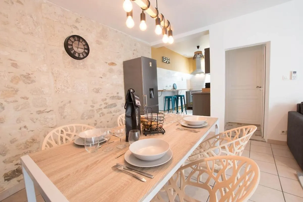 Appartement Duplex Liberté-Grande Terrasse-Clim-Quartier Roquette à Arles 0*,