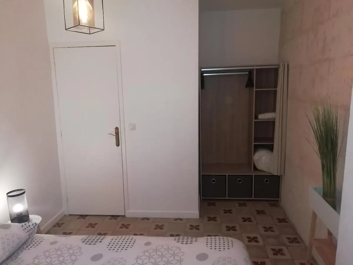 Duplex Liberte-Grande Terrasse-Clim-Quartier Roquette Lejlighed Arles 0*,  Frankrig