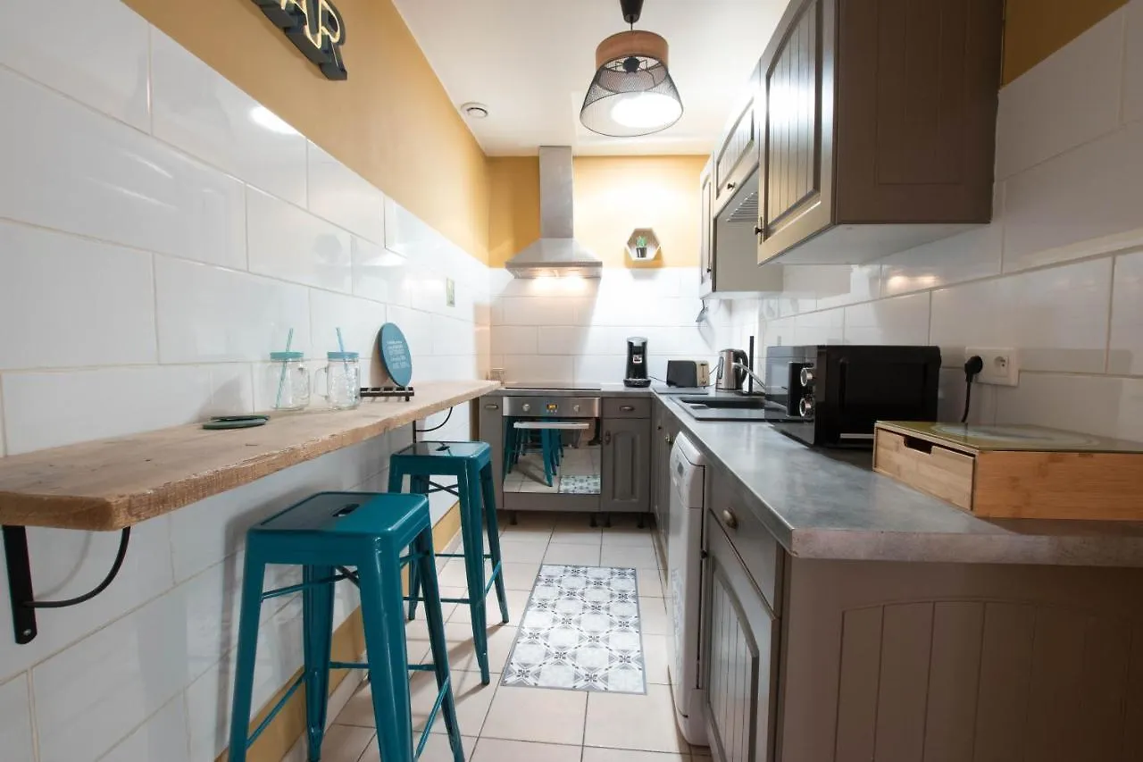 Appartement Duplex Liberté-Grande Terrasse-Clim-Quartier Roquette à Arles