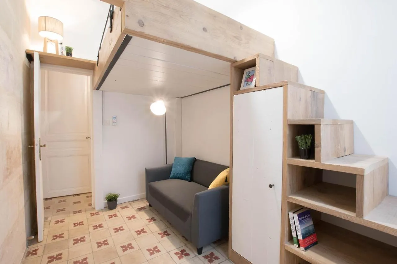 Appartement Duplex Liberté-Grande Terrasse-Clim-Quartier Roquette à Arles