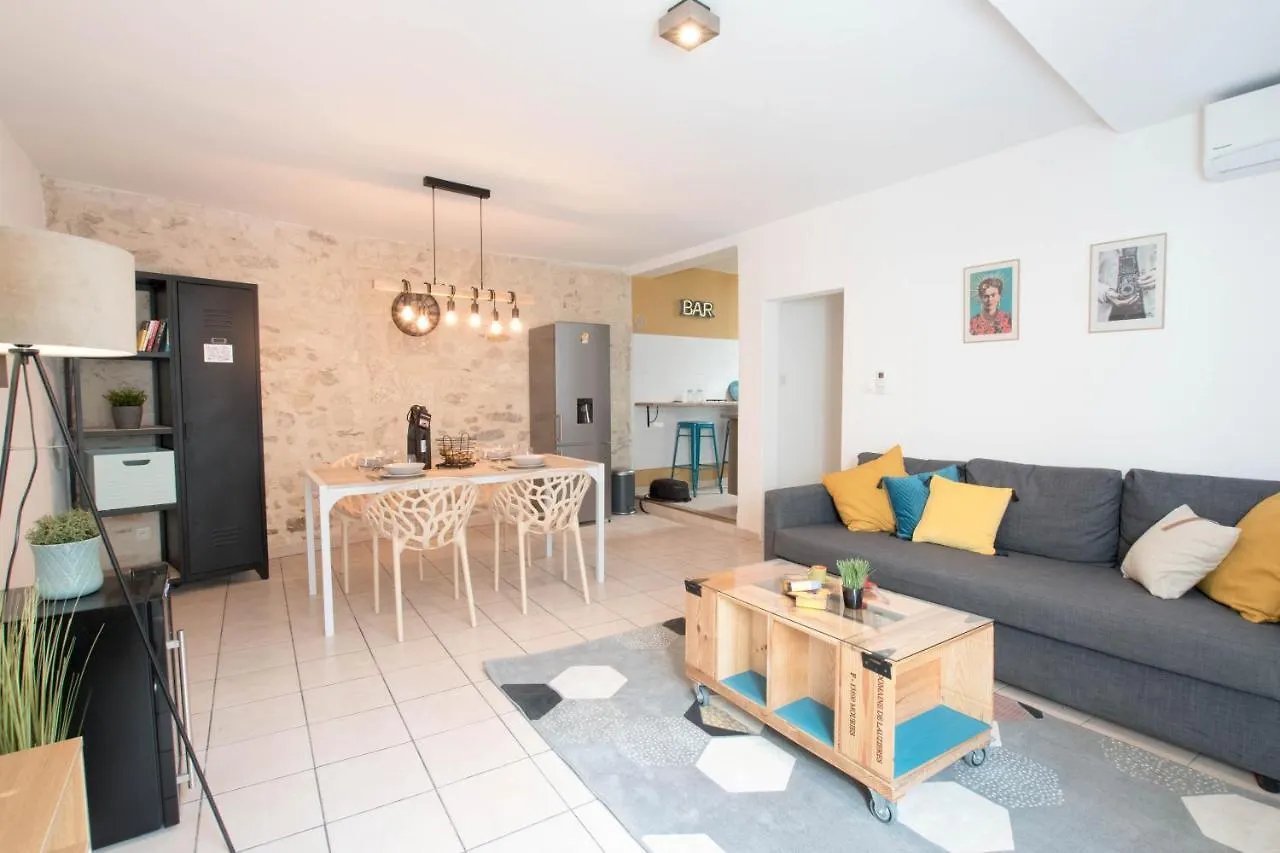 Appartamento Duplex Liberté-Grande Terrasse-Clim-Quartier Roquette Arles 0*,